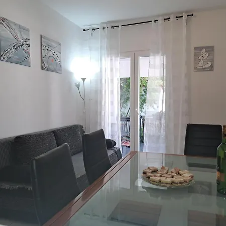 Appartement Lavanda Nova *